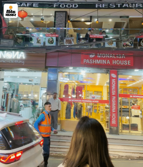 काठमांडू का थामेल एरिया बड़ा टूरिस्ट स्पॉट है। नेपाल के मशहूर पब-बार यहीं है, जिसके चलते यहां बड़ी संख्या में विदेशी टूरिस्ट्स पहुंचते हैं।