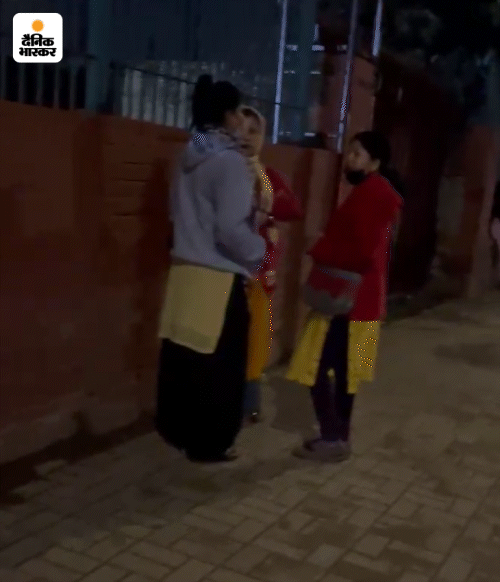 काठमांडू के न्यू बस पार्क, रंग पार्क जैसे इलाकों में सेक्स वर्कर्स कस्टमर की तलाश में सड़कों पर घूमती मिल जाएंगी।