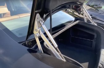 Nerd Out On The Volkswagen Phaeton’s Absurdly Over-Engineered Trunk