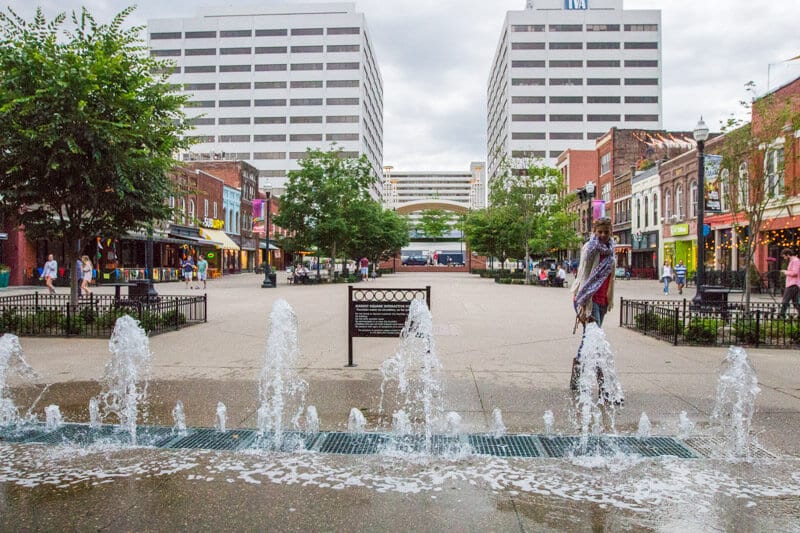small fountains in Market Square knoxville