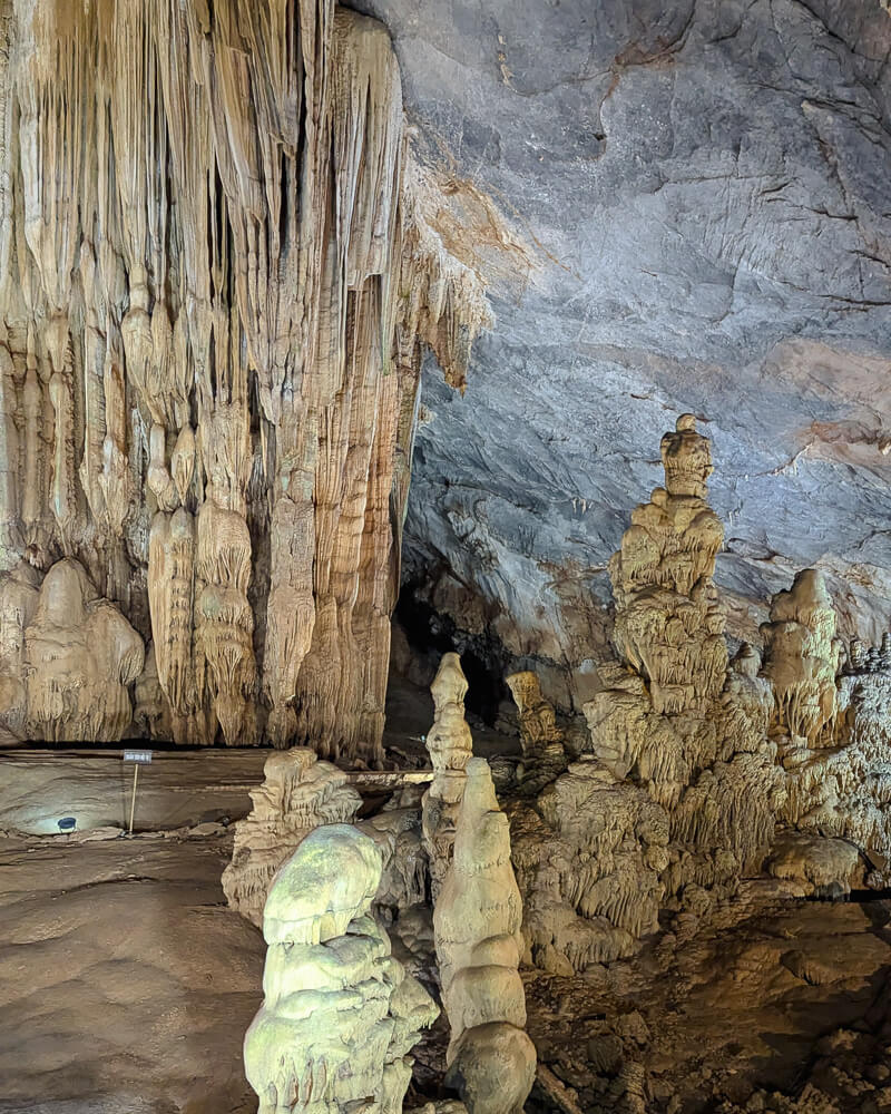 Rock formations in Paradise Cave