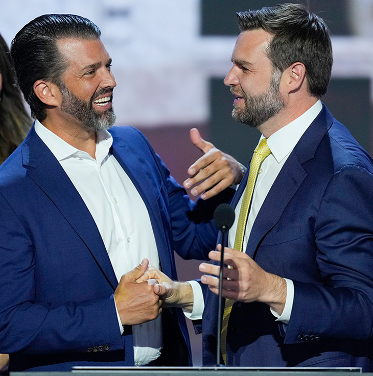 16 जुलाई 2024 को रिपब्लिक पार्टी के नेशनल कंवेंशन के दौरान जेडी वेंस और डोनाल्ड ट्रम्प जूनियर