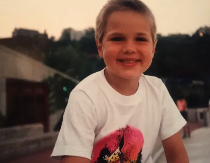 जेडी वेंस की बचपन की तस्वीर।