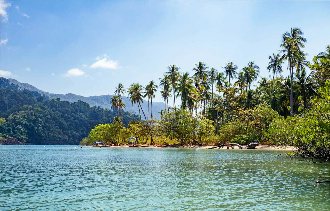 Koh Chang, Thailand. Photo by Janis Beitins on unsplash