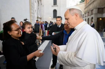 Homeless mother given ‘key’ to new apartment by Pope Leo XIV 