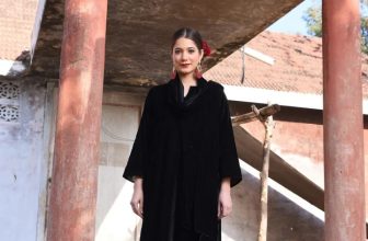 Pakistani Velvet Straight Kurta Set for Women, Party Wear Dress for Women