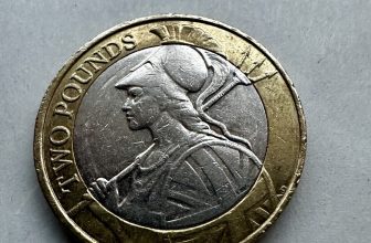 Collectible Britannia 2016 2 pound coin, Quaiuor Maria Vindico good condition 