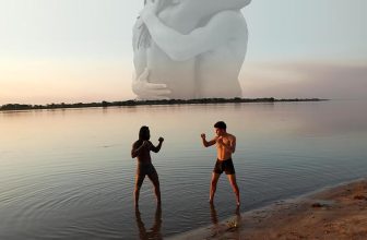 Historia de dos Guerreros (Spanish) [Story of Two Warriors]