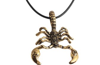 Vintage Fashion Gothic Hip Hop Robe Scorpion Necklace Pendant Jewelry for Men