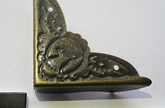 Pack of 4 Metal Case Corners Ornate Aged Antique Finish 39mm Over Straight C040