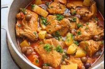 Pollo Guisado (Puerto Rican Chicken Stew)