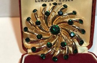 Vintage Art Deco Style Green Crystal Flower Brooch Pin Antique Gold Tone