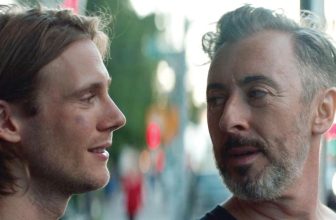 Alan Cumming is exceptional in the thought-provoking generational drama ‘After Louie’ – Discover great gay stories.