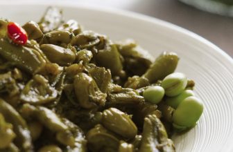 Foul Akhdar Bi Zeit | Arabic Food Recipes