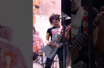 ‘Message Of Love’ live in 2023 #Pretenders #ChrissieHynde #80s #Rock