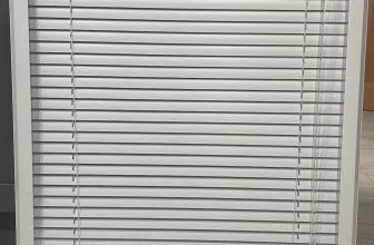 Perfect Fit Venetian Blinds From Blinds To Go with all Fittings