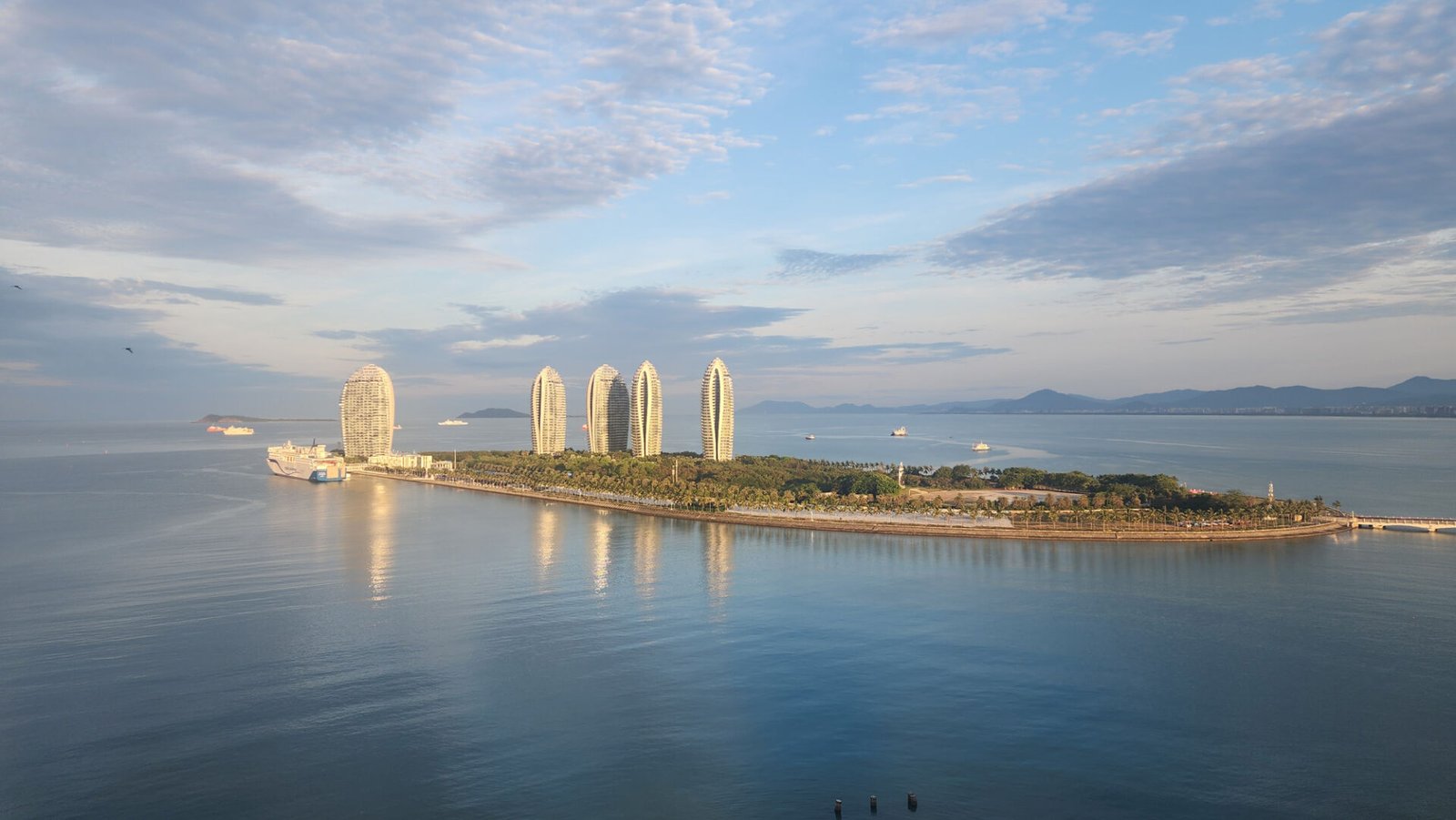 Sanya Central Coast Hotel