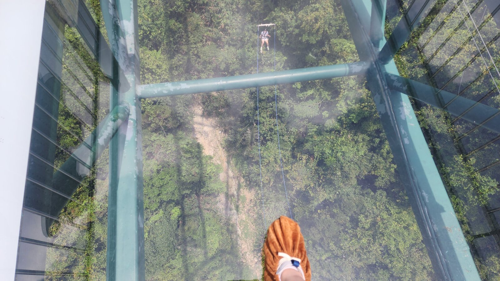 Yanoda Glass Platform