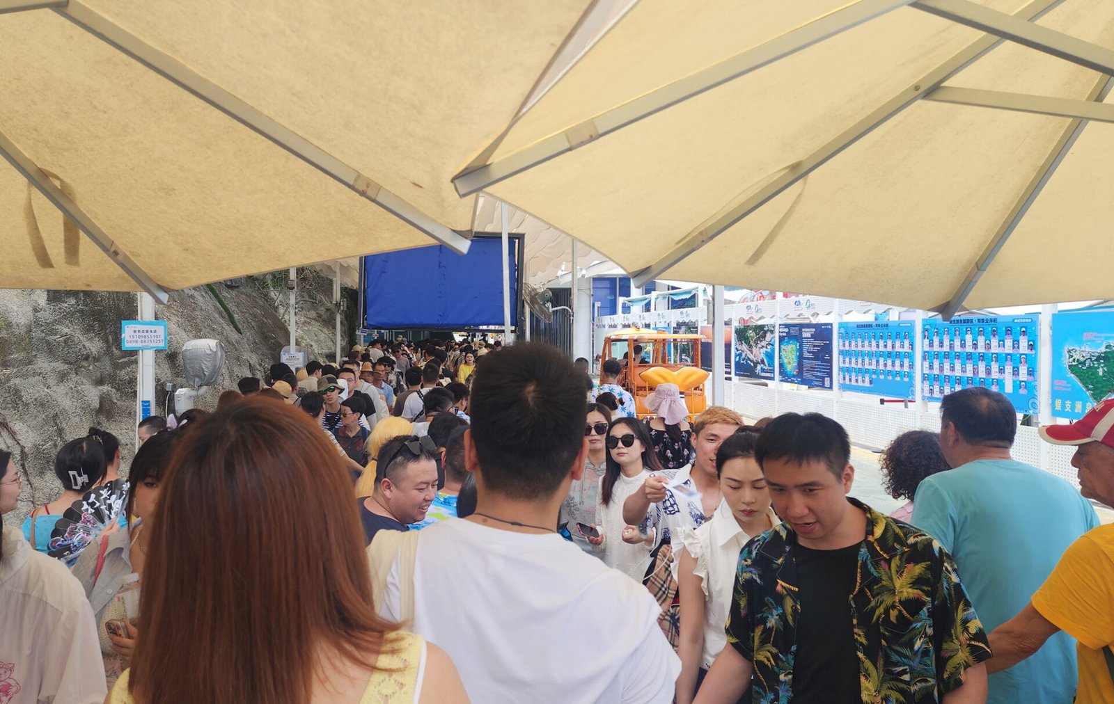 Shuttle service, Wuzhizhou Island in Hainan