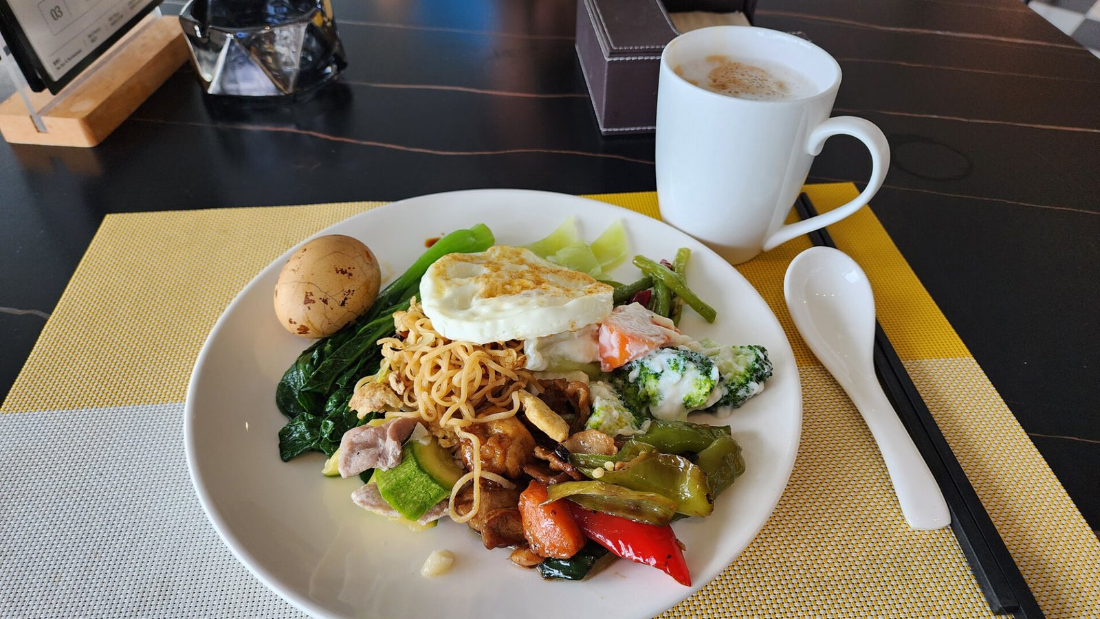 Sanya Hotel Breakfast (Hainan Travel)