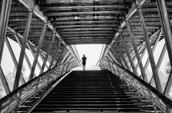 Jogging across the Seine [Explore – Jul 19, 2022 #162]