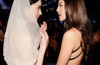 Olivia Rodrigo buttcrack at the grammys