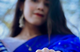 #sareeblouse # #indian #sareeblouse #tamil #saree #sari #backless #blouse #womenphotography #girl #lady #sareeseduction #sareeblouse #swag #backlessblouse #love