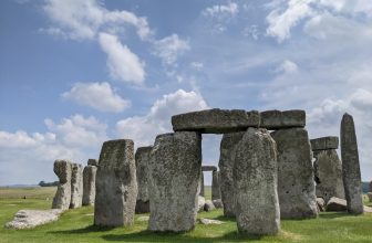 11 Insider Tips for Visiting Stonehenge (and Avoiding the Crowds!)