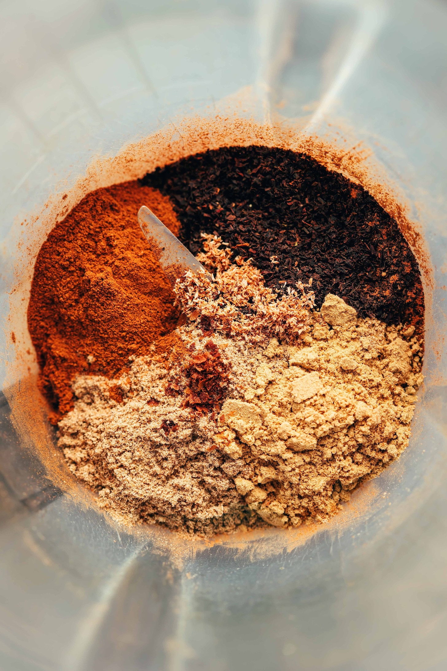 Blender with black tea and spices