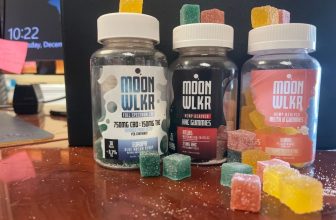 MoonWlkr Review 2025 | My take on effects & flavors