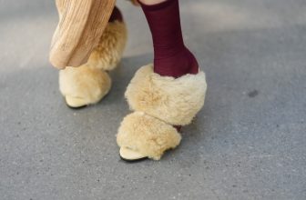 Încălțăminte cu blană 2025/2026 – cele mai trendy modele de iarnă