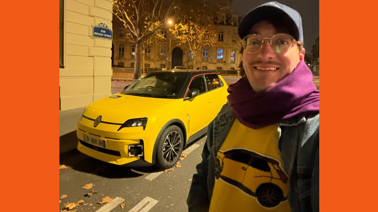 Selfie of the author with a yellow Renault 5