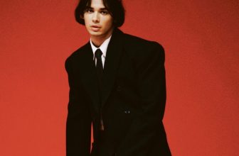 Un ,,Crăciun fericit” alături de rareș și noul său EP – Revista FPM