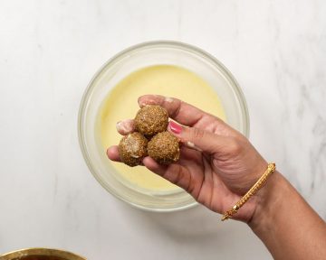 munthiri kothu means cluster