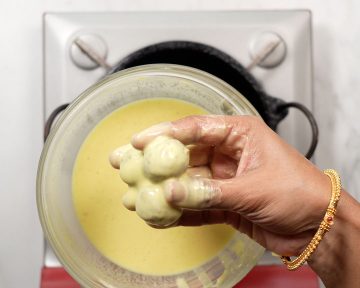 Cluster of munthiri kothu