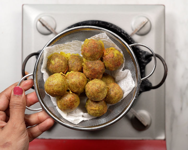 Munthiri means grapes in malayalam, kothu means cluster