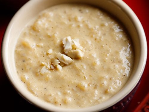 nolen gurer payesh in a bowl.