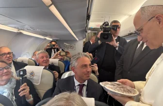 Pies and a baseball bat: The gifts Pope Leo XIV received on the papal flight to Turkey 