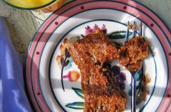 Gluten-Free Goddess Quinoa Breakfast Cake