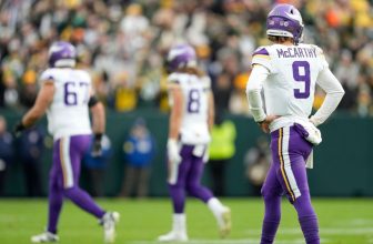 Vikings’ Justin Jefferson, Aaron Jones back J.J. McCarthy