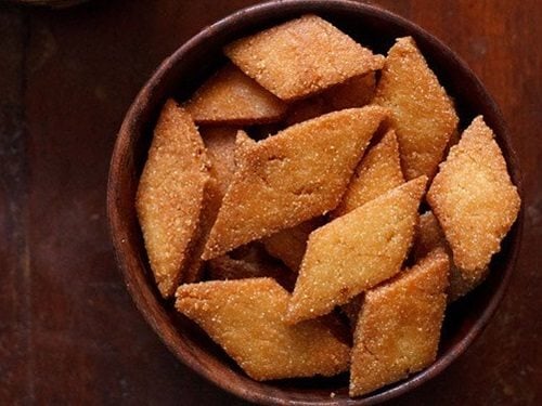 shankarpali in a bowl - diwali sweets.