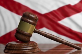 After defense lawyer dies during trial, judge convicted for using public funds for vacations, personal purchases