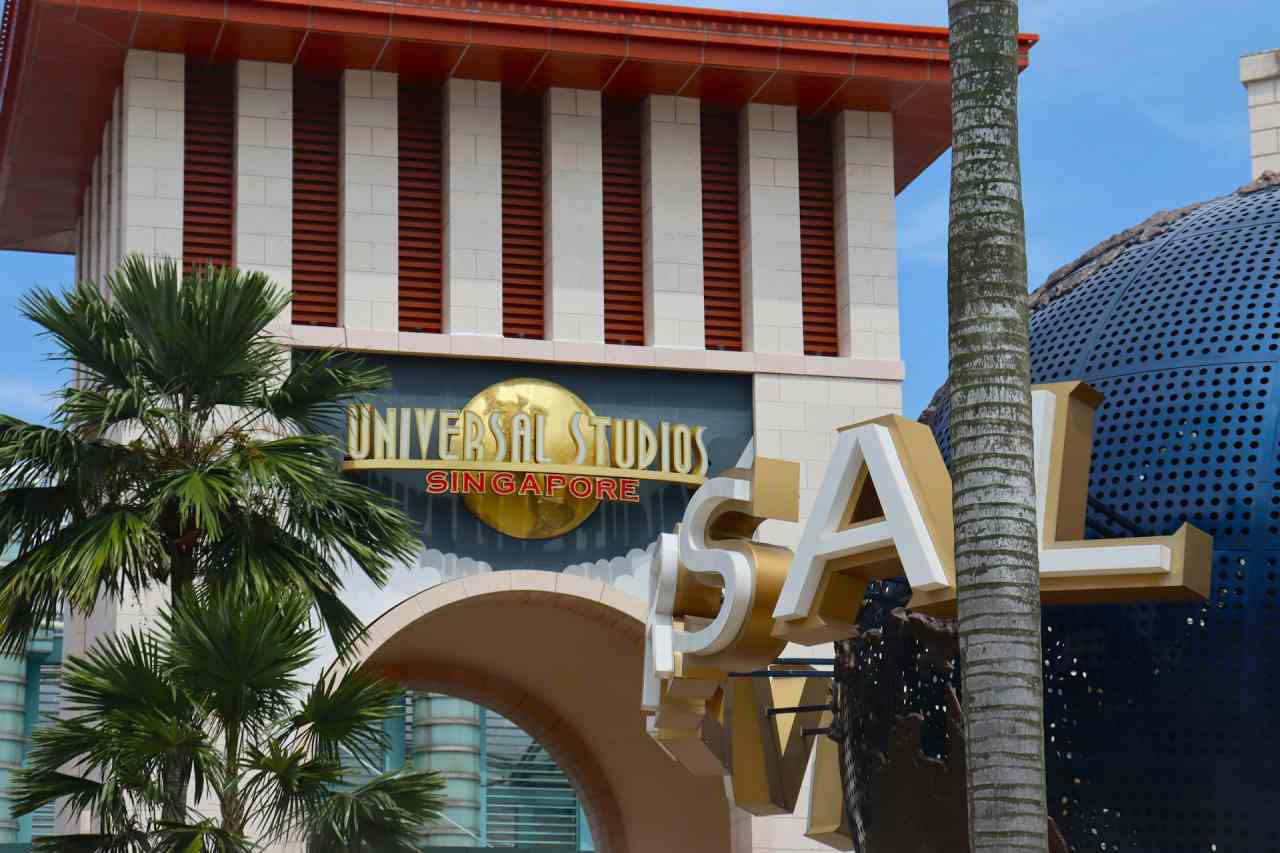 Universal Studios, Singapore. Photo by Alicja Ziajowska on unsplash