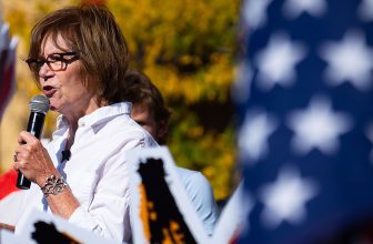 Minnesota’s Senator Tina Smith Is Still Fighting for THC