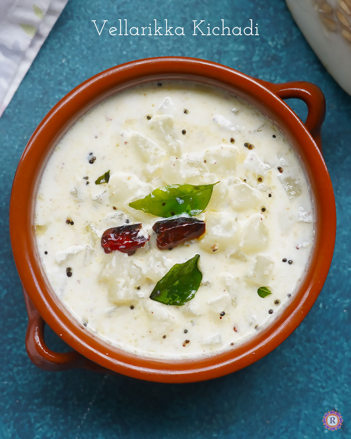 how to make vellarikka kichadi