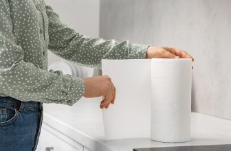 This Common Paper Towel Mishap Could Land Your Dog at the Vet – Dogster