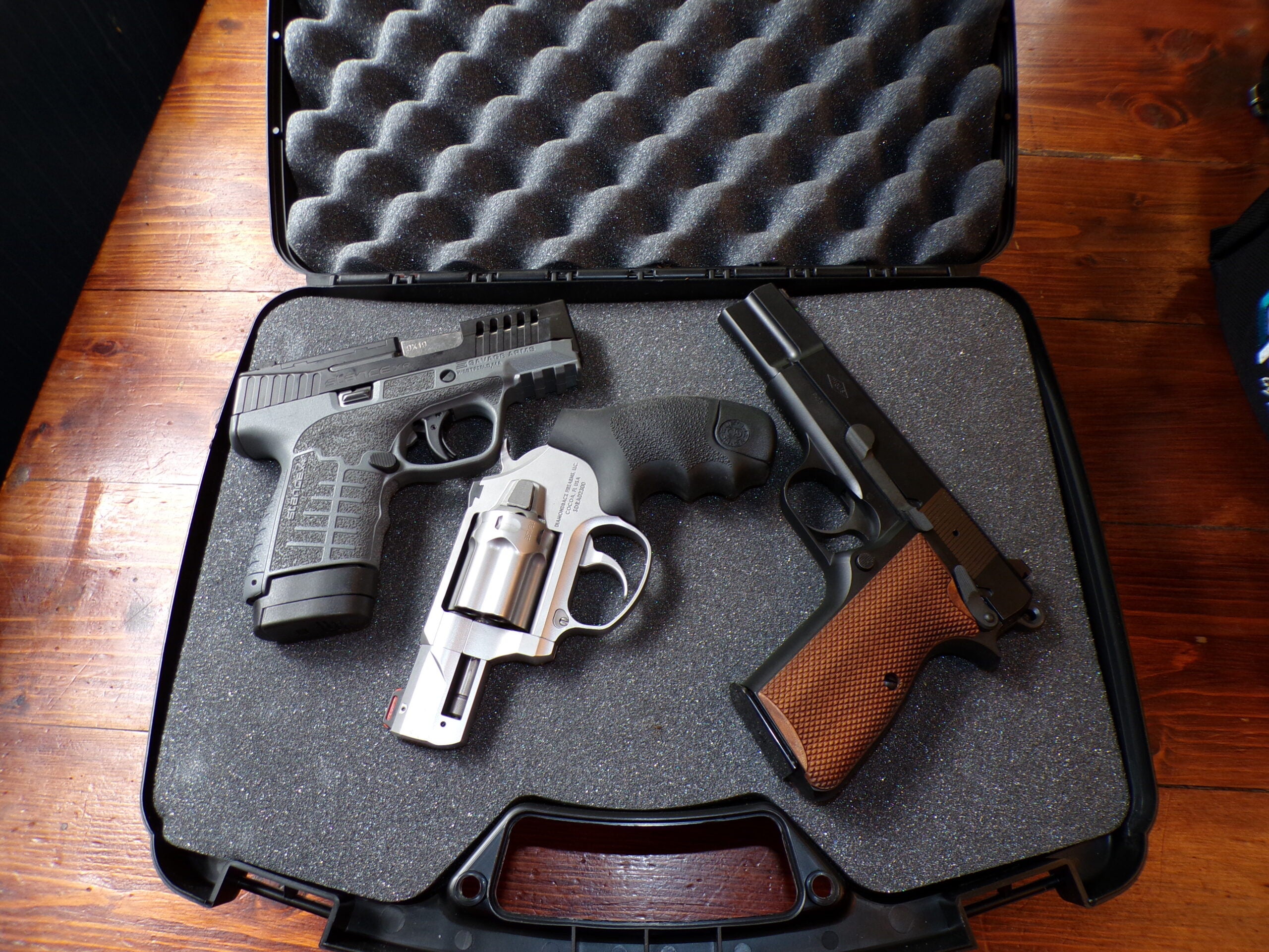 Inglis-P35B-handgun-case Inglis-P35B-handgun-case