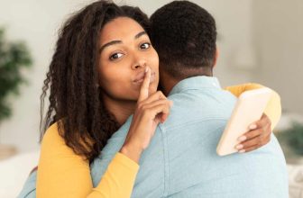 12 white lies women tell while dating (but won’t admit)