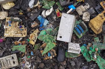 AI-powered robots help tackle Europe’s growing e-waste problem