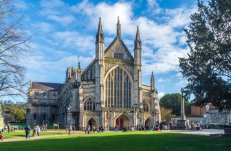 Winchester Cathedral announces its next dean